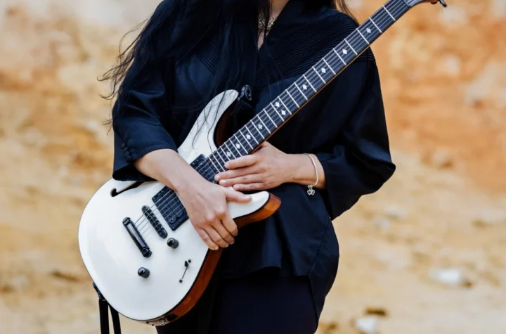 Kamila Csenge Jazz Debut Behind the Universe: Complex Meters and Rich Harmony