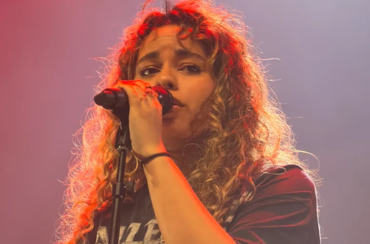 Bella Kay performing at The Vic Theatre in Chicago in April 2026